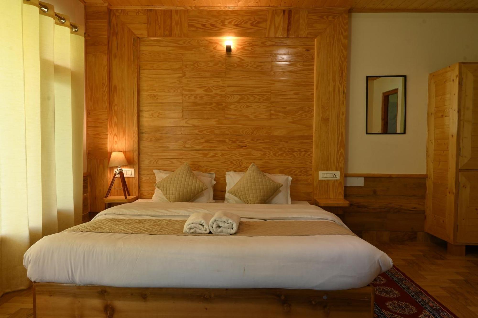 Cascade Mountain Retreat Manali Bed & Breakfast Exterior photo