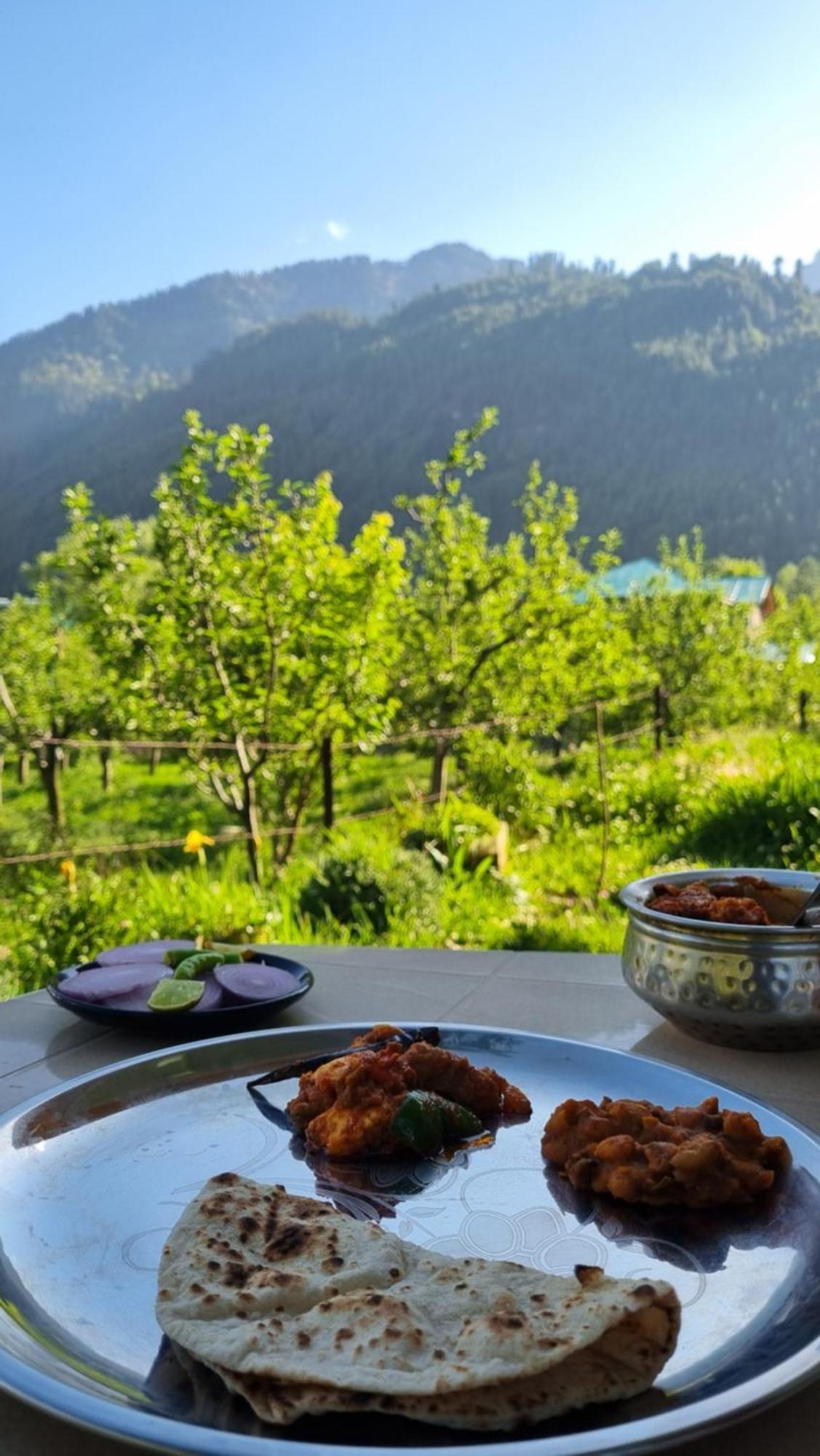 Cascade Mountain Retreat Manali Bed & Breakfast Exterior photo